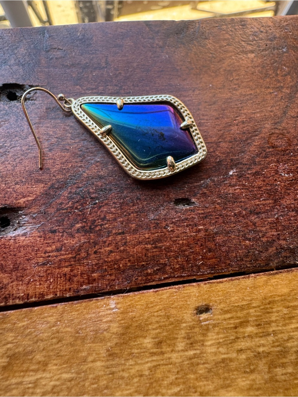 Kendra Scott Alex Gold Tone Iridescent Abalone Shell Drop Earrings - Picture 2 of 3